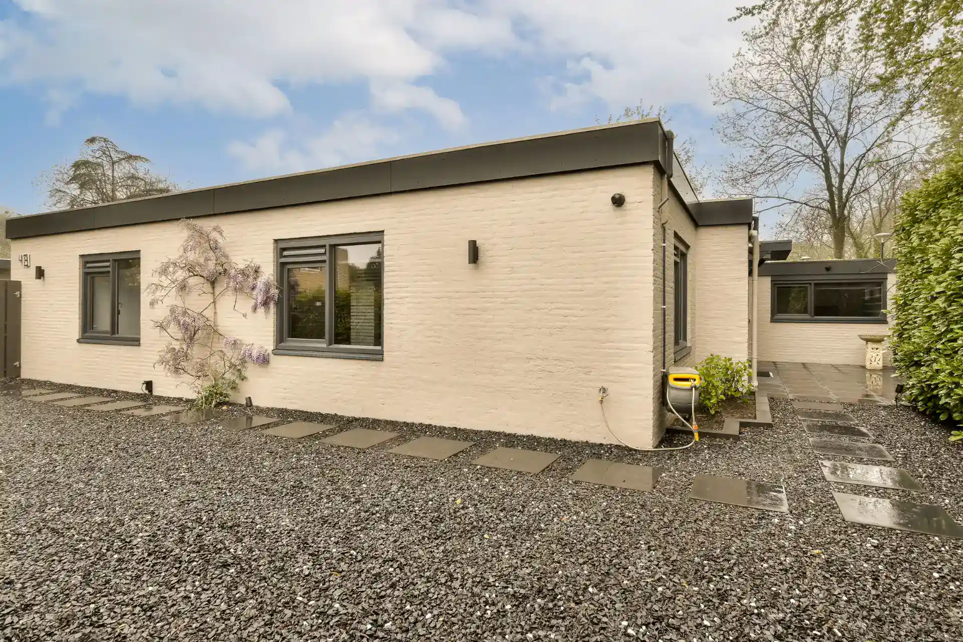 Sikkert, her er de SEO-venlige tekster for billedet:.